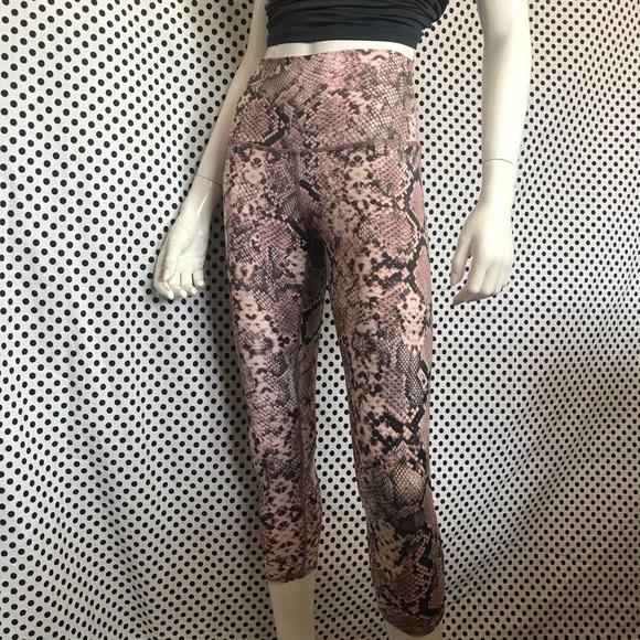 Evolution + Creation Extremely Realistic Python Capris Leggings/ Tights Sz Small - Picture 15 of 15